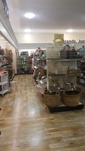 Home Goods Store «Home Goods», reviews and photos, 3 Main St, Edgewater, NJ 07020, USA