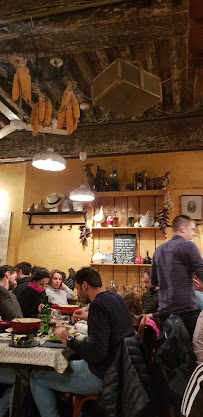 Atmosphère du Restaurant Les Ventres Jaunes à Lyon - n°10