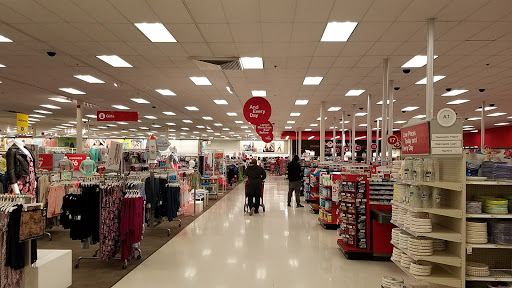 Department Store «Target», reviews and photos, 3101 Jefferson Davis Hwy, Alexandria, VA 22305, USA