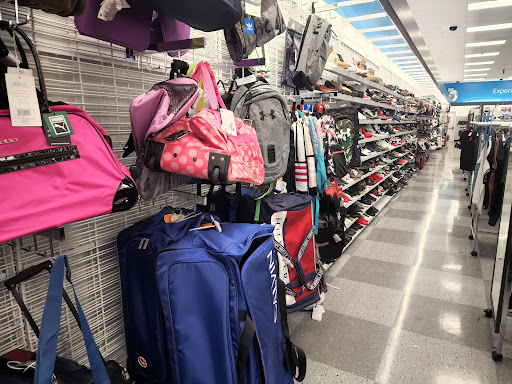 Clothing Store «Ross Dress for Less», reviews and photos, 560 N Euclid St, Anaheim, CA 92801, USA