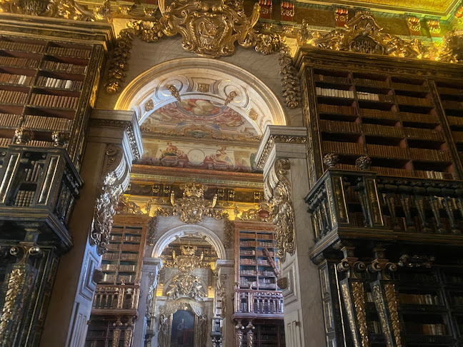 Comentários e avaliações sobre o Biblioteca Geral da Universidade de Coimbra