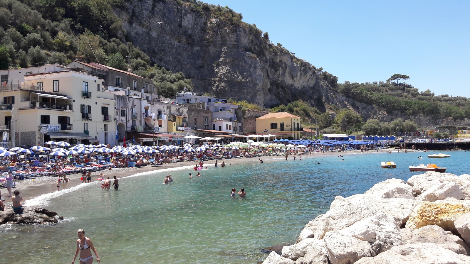 Foto de Cala Di Puolo área de complejo turístico de playa