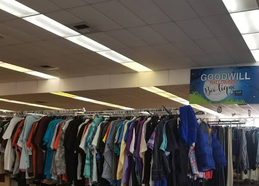 Thrift Store «Goodwill - Eagle Rock», reviews and photos, 1600 E Colorado St, Glendale, CA 91205, USA