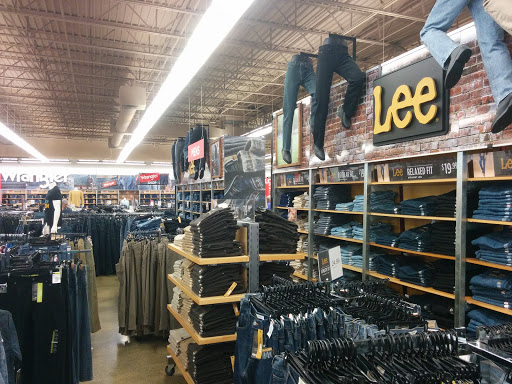 Outlet Store «VF Outlet», reviews and photos, 15501 S Apopka Vineland Rd, Orlando, FL 32821, USA