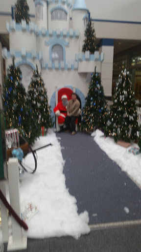 Shopping Mall «Muscatine Mall», reviews and photos, 1903 Park Ave, Muscatine, IA 52761, USA