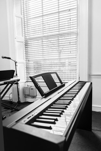 Piano Lessons & Keyboard Lessons