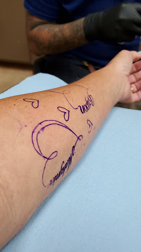 Tattoo Shop «Island Ink Tattoo», reviews and photos, 1215 Miracle Strip Pkwy SE, Fort Walton Beach, FL 32548, USA