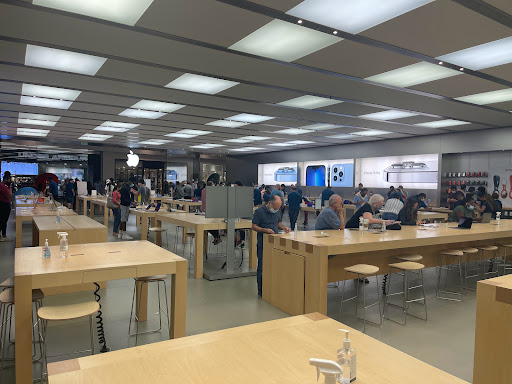 Computer Store «Apple Millenia», reviews and photos, 4200 Conroy Rd, Orlando, FL 32839, USA