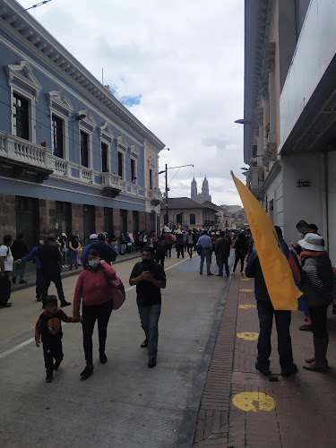 Guayaquil No.958 entre Eugenio Espejo y, Chile, Quito 170401, Ecuador