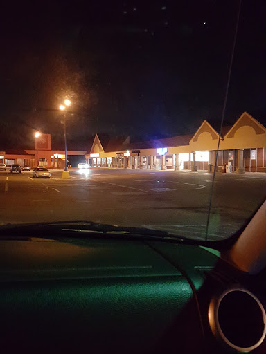Shopping Mall «Folcroft Shopping Center», reviews and photos, 1800 Delmar Dr, Folcroft, PA 19032, USA