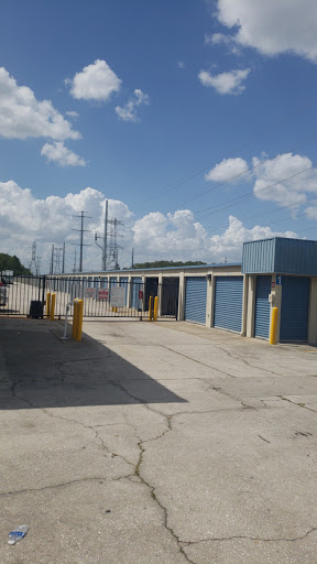 Self-Storage Facility «StorQuest Self Storage», reviews and photos, 3040 S Goldenrod Rd, Orlando, FL 32822, USA