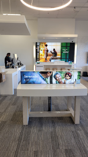 Cable Company «Cox Solutions Store», reviews and photos, 2040 E Rio Salado Pkwy #128, Tempe, AZ 85281, USA