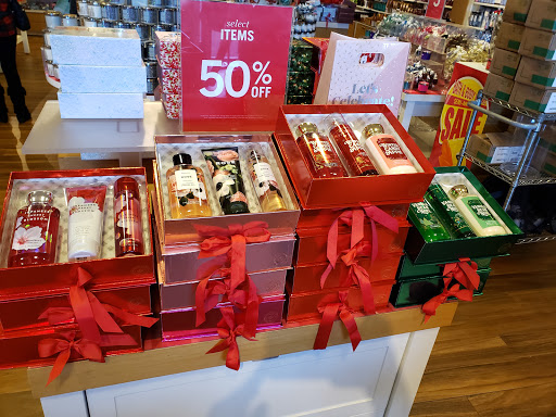 Beauty Supply Store «Bath & Body Works», reviews and photos, 2787 E Bidwell St, Folsom, CA 95630, USA