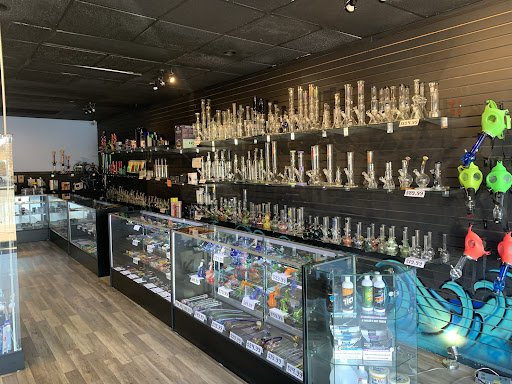 Bear Smoke Smokeshop, 1000 Marietta Hwy #400, Roswell, GA 30075, USA, 