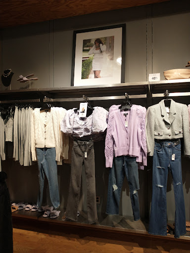 Clothing Store «Express», reviews and photos, 1000 Palisades Center Dr, West Nyack, NY 10994, USA