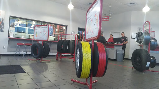 Tire Shop «Discount Tire Store - Bee Cave, TX», reviews and photos, 3922 Ranch Rd 620 S, Bee Cave, TX 78738, USA