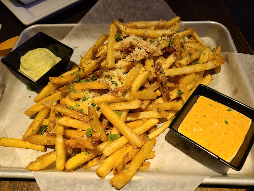 Sports Bar «Dave & Busters», reviews and photos