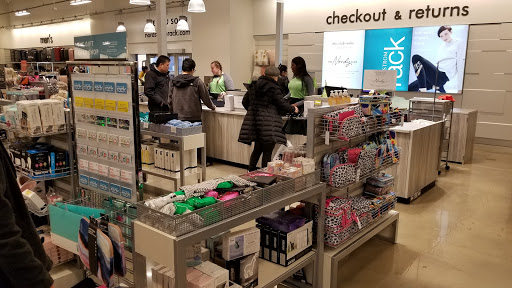 Department Store «Fashion Outlets of Chicago Nordstrom Rack», reviews and photos, 5220 Fashion Outlets Way #2325, Rosemont, IL 60018, USA