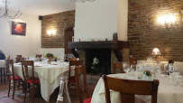 Atmosphère du Restaurant Auberge des Alouettes à Châtenoy-le-Royal - n°1