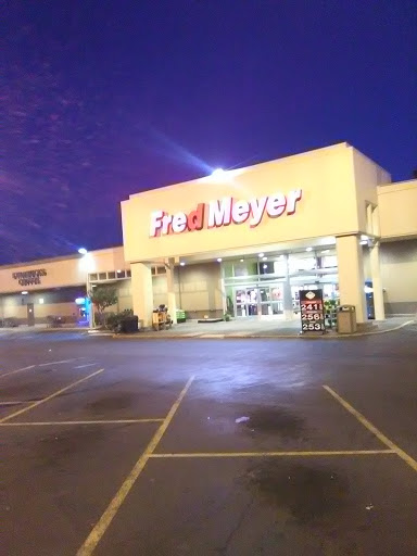 Grocery Store «Fred Meyer», reviews and photos, 14700 SE McLoughlin Blvd, Milwaukie, OR 97267, USA