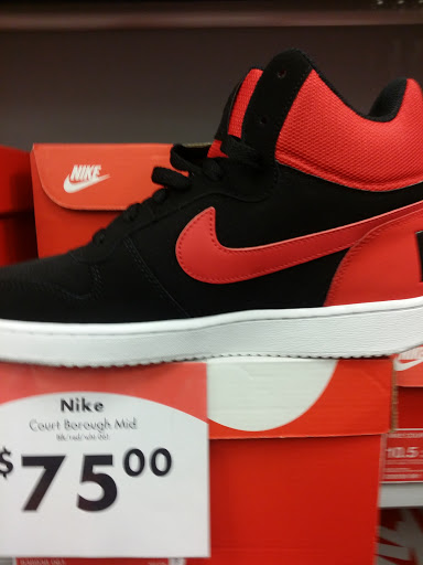 Shoe Store «Shoe Carnival», reviews and photos, 354 S Randall Rd, South Elgin, IL 60177, USA