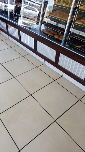 Donut Shop «Yum Yum Donuts», reviews and photos, 320 17th St, Santa Ana, CA 92706, USA