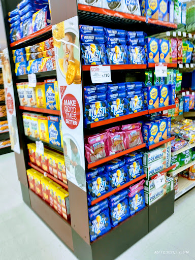 Supermarket «Giant Eagle Supermarket», reviews and photos, 2000 Penny Ln, Jeannette, PA 15644, USA