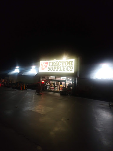 Home Improvement Store «Tractor Supply Co.», reviews and photos, 1161 Broadway, Bangor, ME 04401, USA