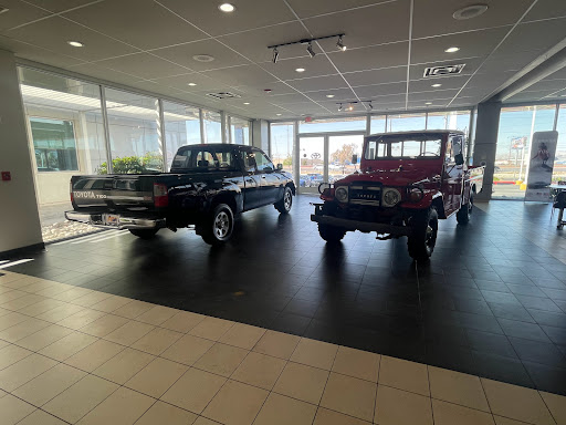 Used Car Dealer «FOX Toyota of El Paso», reviews and photos, 11165 Gateway Blvd W, El Paso, TX 79935, USA