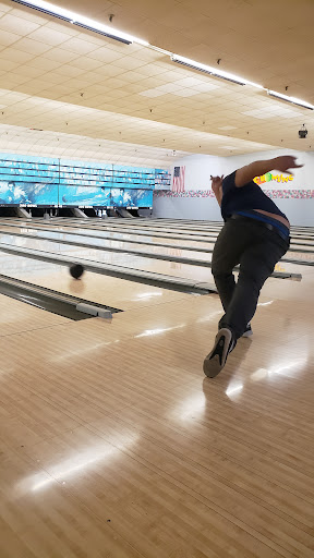 Bowling Alley «Three Hundred Bowl», reviews and photos, 100 Cass Lake Rd, Waterford Twp, MI 48328, USA