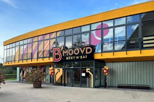 B'moovd Sportsbar & Bowling image