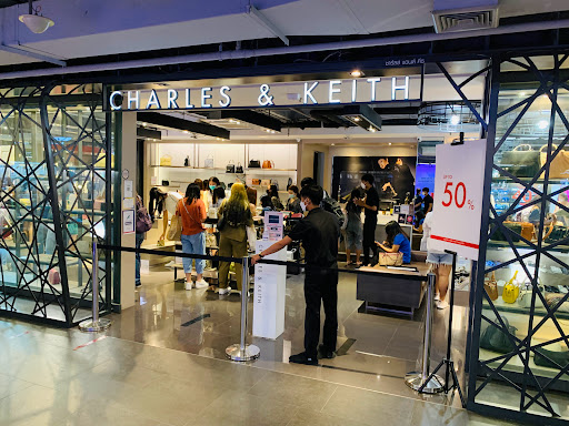 Stores to buy women's beige sneakers Bangkok