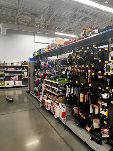 Tire Shop «Walmart Tires & Auto Parts», reviews and photos, 3100 Hough Rd, Florence, AL 35630, USA