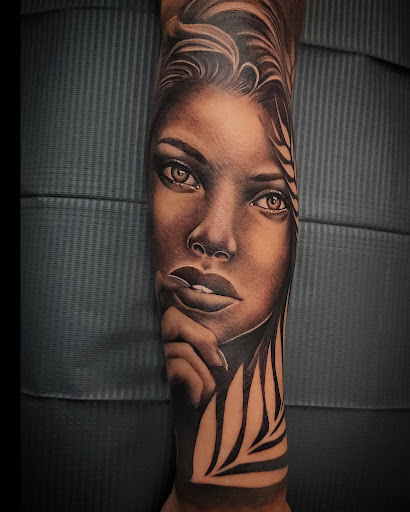 Explore peacock feather tattoo ideas, creative tattoo ideas in Anchorage, available at SDITATTOO, LLC