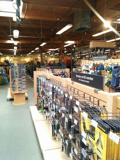 Camping Store «REI», reviews and photos, 7410 SW Bridgeport Rd, Tigard, OR 97224, USA