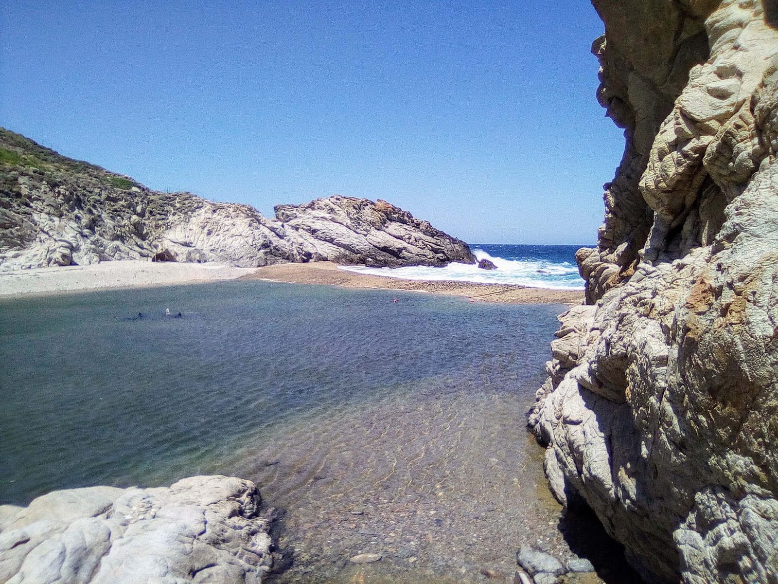 Photo de Nas beach zone des équipements