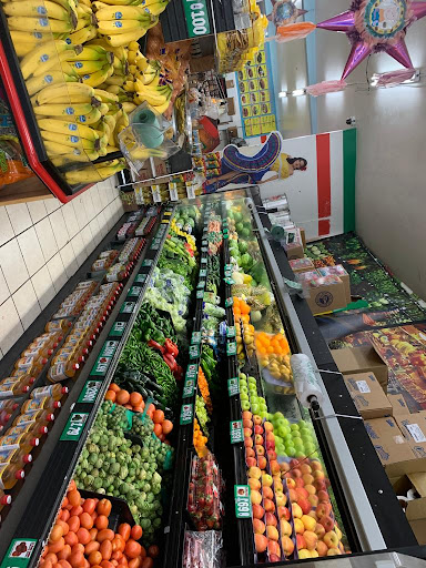 Grocery Store «La Fiesta Latina Market», reviews and photos, 453 Garces Hwy, Delano, CA 93215, USA