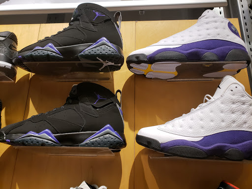 Shoe Store «Finish Line», reviews and photos, 20505 S Dixie Hwy #455, Cutler Bay, FL 33189, USA