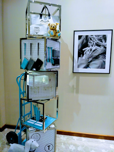 Jewelry Store «Tiffany & Co.», reviews and photos, 1151 Galleria Blvd, Roseville, CA 95678, USA