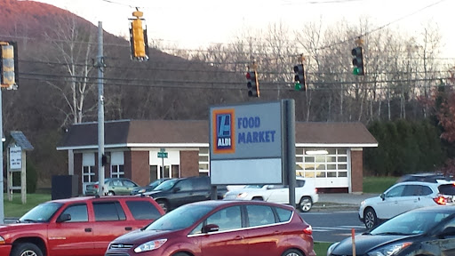 Supermarket «ALDI», reviews and photos, 263 S Main St, Rutland, VT 05701, USA