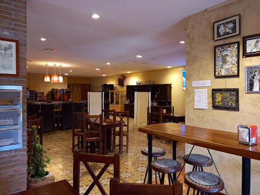 Ca la Maria - Restaurant en La Llacuna