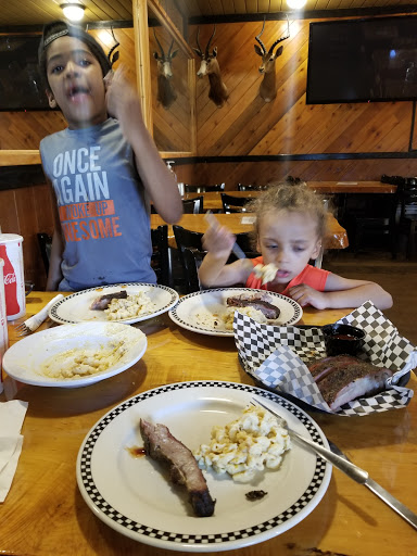 Barbecue Restaurant «Warthog BBQ Pit», reviews and photos, 11811 Pacific Ave S, Tacoma, WA 98444, USA