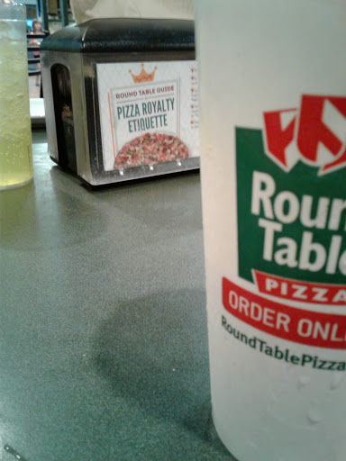 Pizza Restaurant «Round Table Pizza», reviews and photos, 10375 Folsom Blvd, Rancho Cordova, CA 95670, USA