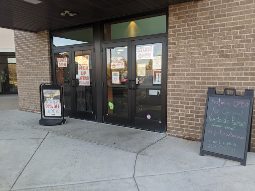 Grocery Store «Health Hut Natural Foods», reviews and photos, 325 Bayview Rd, Mukwonago, WI 53149, USA