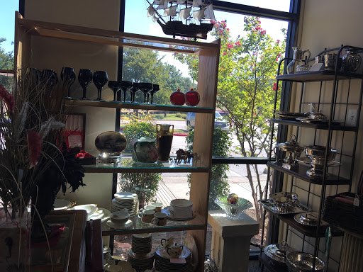 Thrift Store «Ladies of Charity Lake Travis Thrift Shop», reviews and photos, 1508 Ranch Rd 620 S, Lakeway, TX 78734, USA