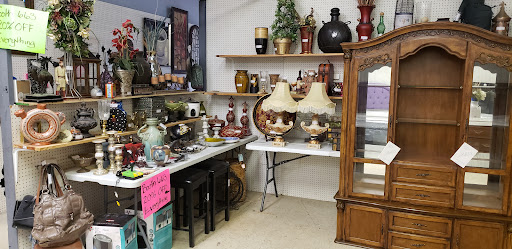 Flea Market «Peddlers Mall», reviews and photos, 7803 E Washington St, Indianapolis, IN 46219, USA