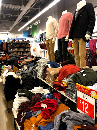 Clothing Store «Old Navy», reviews and photos, 40-24 College Point Blvd, Flushing, NY 11354, USA
