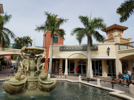 Sunglasses Store «Oakley Vault», reviews and photos, 10801 Corkscrew Rd #422, Estero, FL 33928, USA