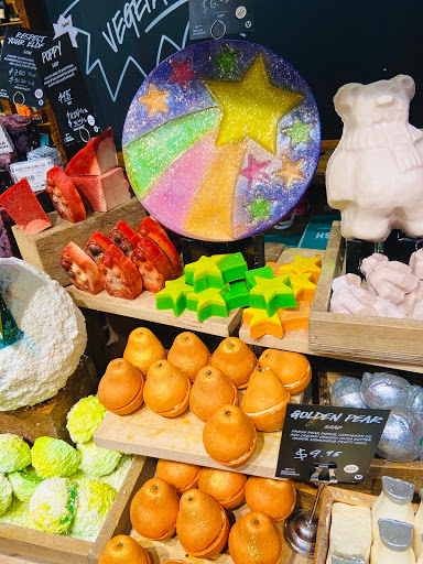 Cosmetics Store «LUSH», reviews and photos, 575 Bellevue Way NE #128, Bellevue, WA 98004, USA