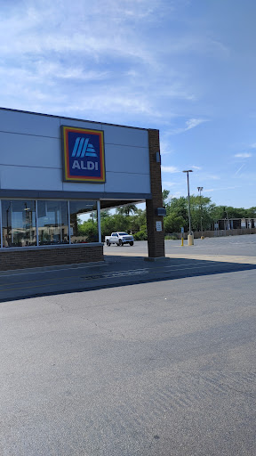 Supermarket «ALDI», reviews and photos, 1620 N Lewis Ave, Waukegan, IL 60085, USA